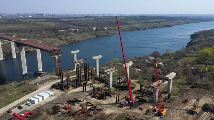 Ukravtodor plans to complete a bridge in Zaporizhzhia in 2 years